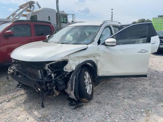 2018 Nissan Rogue SV - Exterior Front Left Corner Image